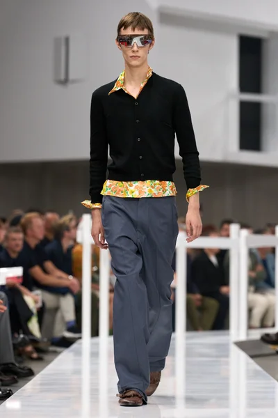 Look 3